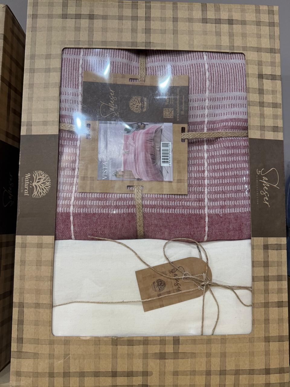   Saheser Vista / Red,  