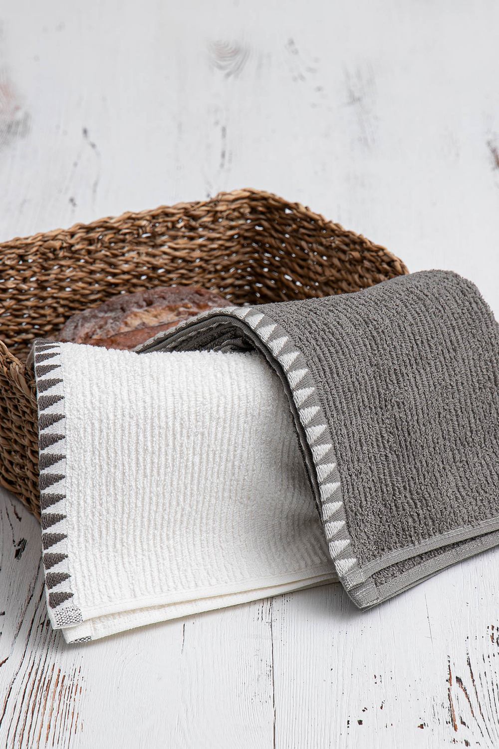       100 %   Creen Blach VERA 50*70 , krem-anrasit