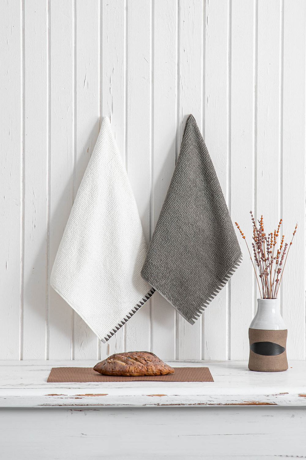       100 %   Creen Blach VERA 50*70 , krem-anrasit