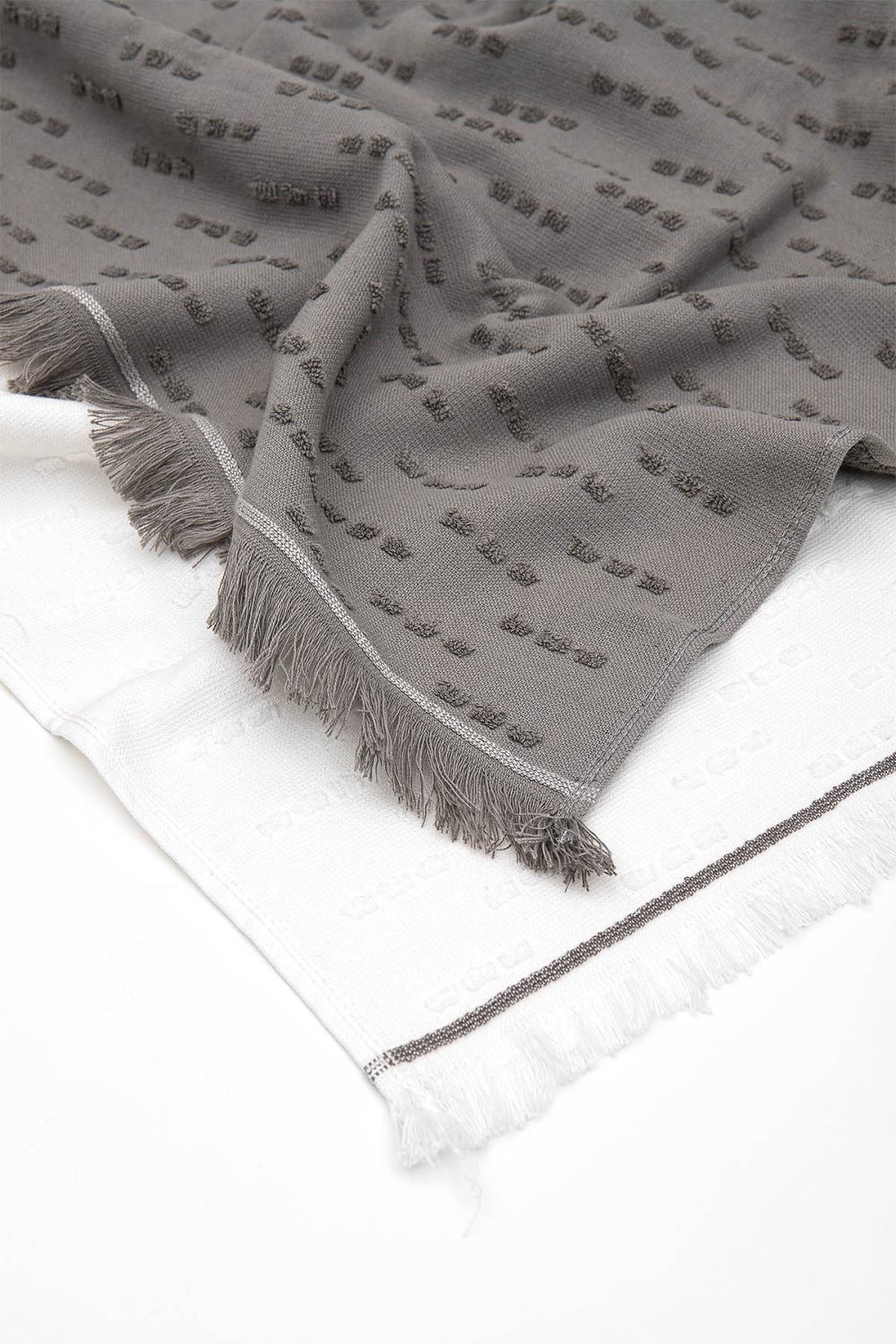       100 %   Creen Blach PERA 50*70 , Krem-Antrasit